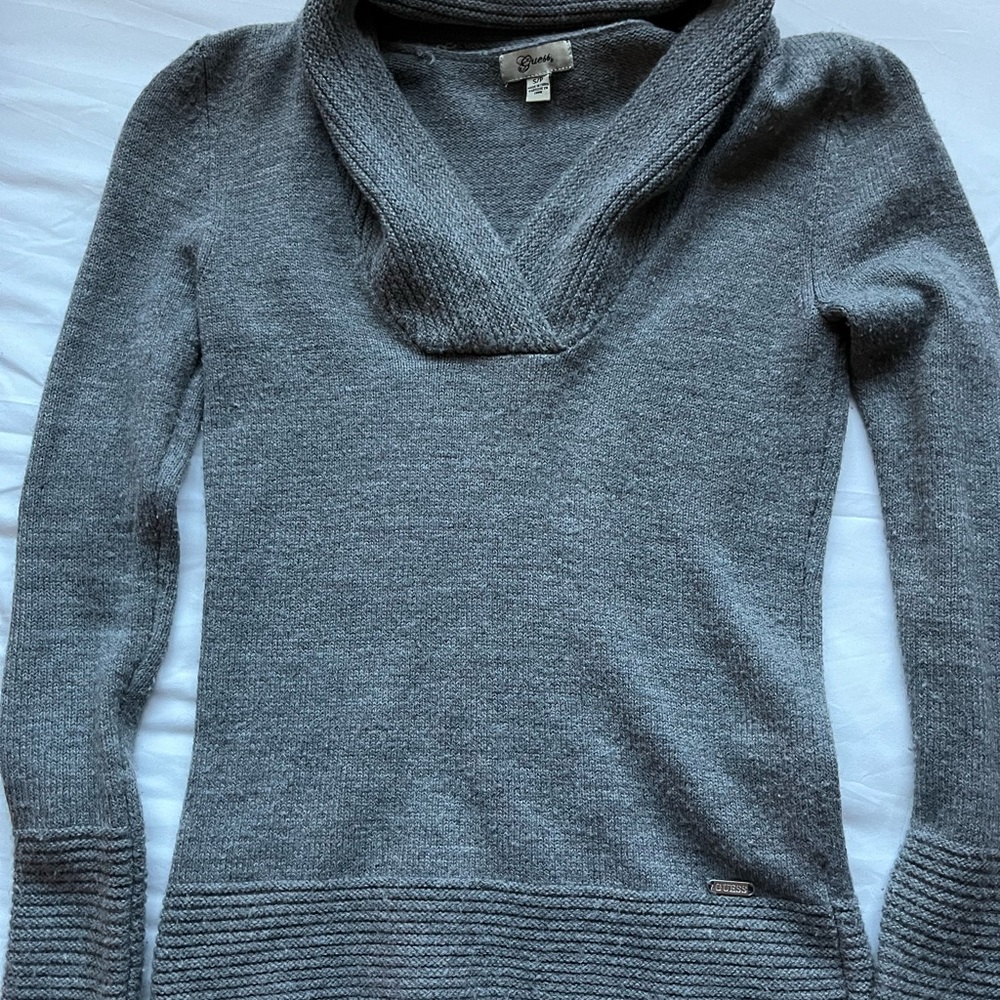 guess gray long sleeve